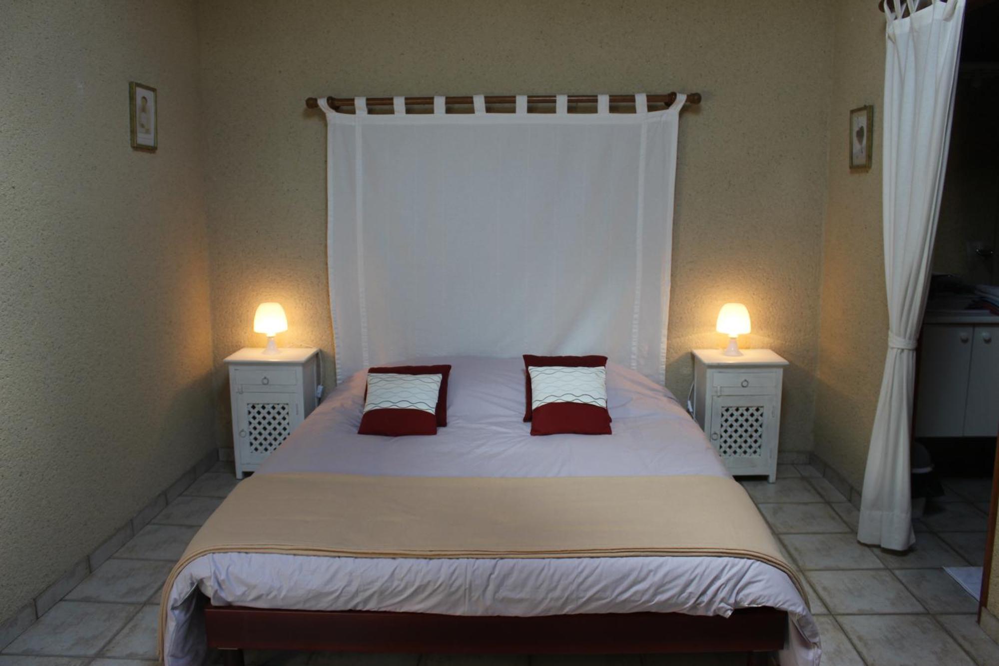 Le Vignal Villa Monflanquin Room photo